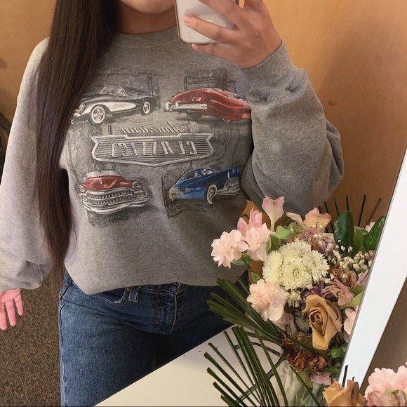 “American Classics” Crewneck 🤍 - Picture 2 of 2